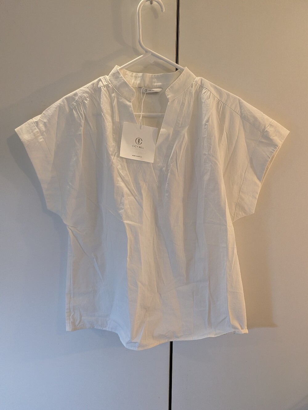 Cicy Bell Women’s Small White Short-Sleeve Band-Collar Shirt NWT